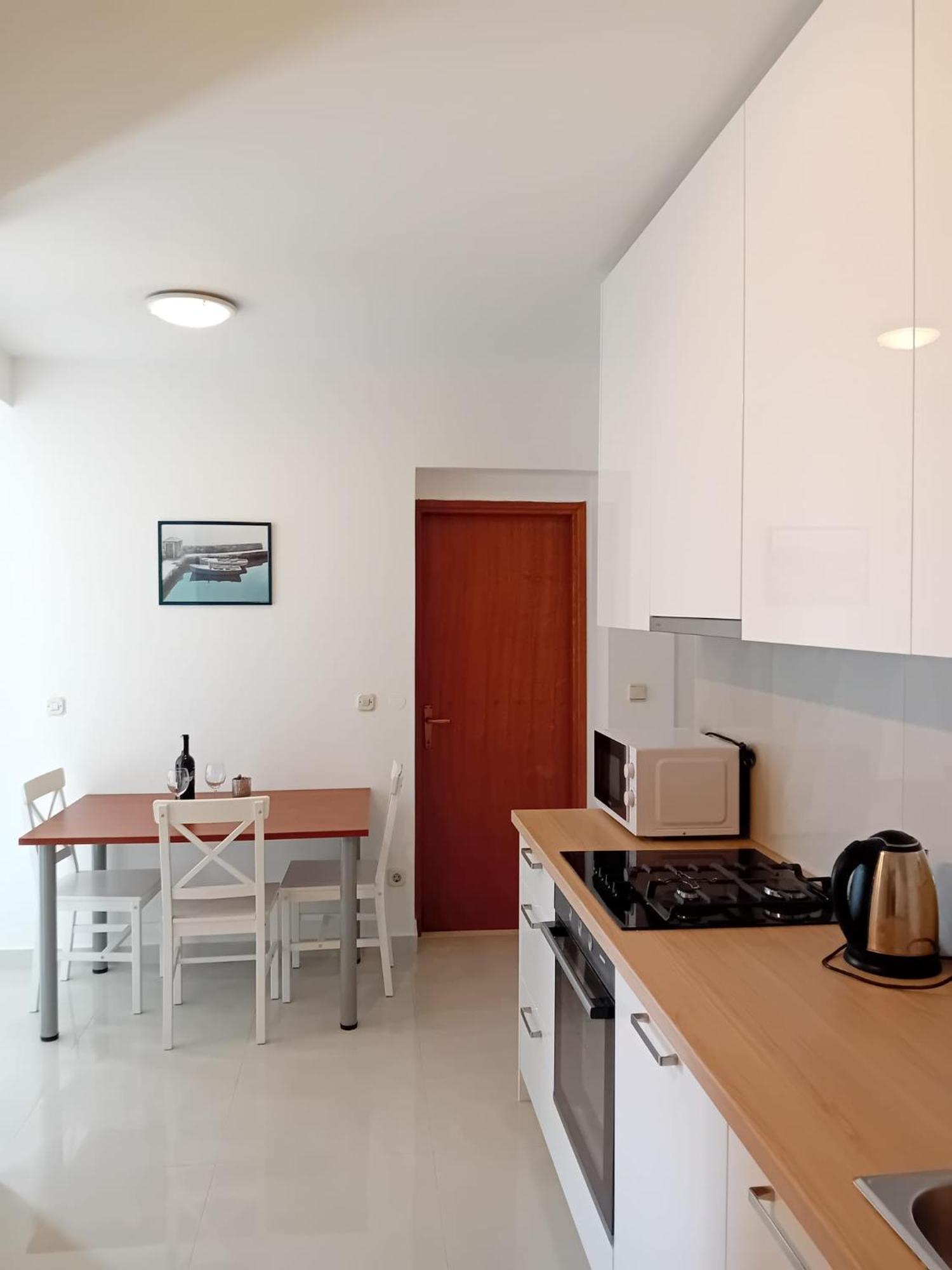 Apartments And Rooms Nikola Omiš Eksteriør bilde